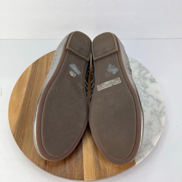 EUC Vionic Women's Spark Surin Pewter Leather Perforated Slip On Ballet Flat 7.5 - Picture 11 of 11